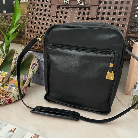 SOLD Loewe 🖤 Black 🖤 Shoulder Bag Tote Leather Crossbody - Picture 3 of 8